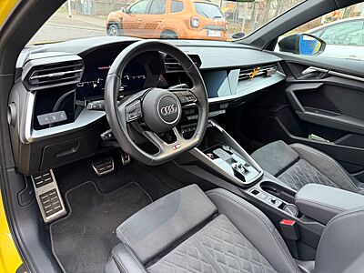 Audi S3 TFSI S tronic quattro -