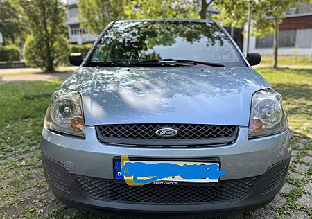 Ford Fiesta 1,3 51 kW Ambiente Ambiente mit Tüv