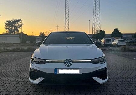 VW Golf Volkswagen 8 R Akrapovic, Garantie, Pano