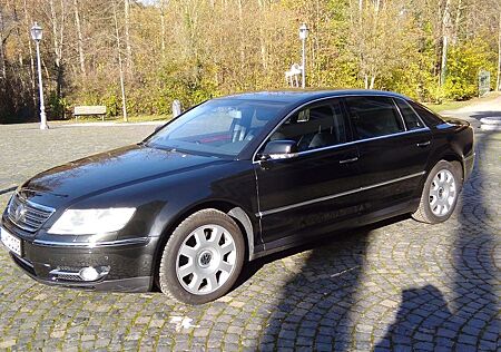 VW Phaeton Volkswagen 4.2 V8 lang 4MOTION Tiptronic 5-Sitzer -