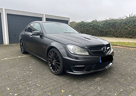 Mercedes-Benz C 63 AMG Performance