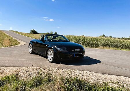 Audi TT Roadster 1.8T quattro 165 kW -