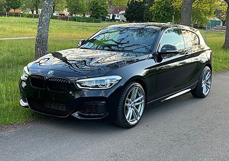 BMW 118d M Sport Shadow CarPlay 18 Zoll 8-fach