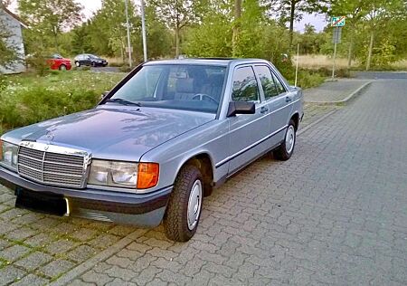 Mercedes-Benz 190 E