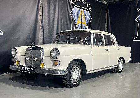 Mercedes-Benz 200 200D W110 HECKFLOSSE LEDER H-ZULASSUNG GEPFLEGT