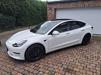 Tesla Model 3 Long Range AWD [AHK, 8-fach bereift]