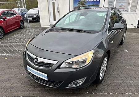 Opel Astra J Lim. 5-trg. Cosmo