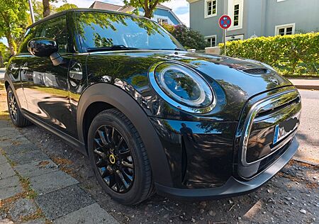 Mini Cooper SE Electric Trim Electric Trim