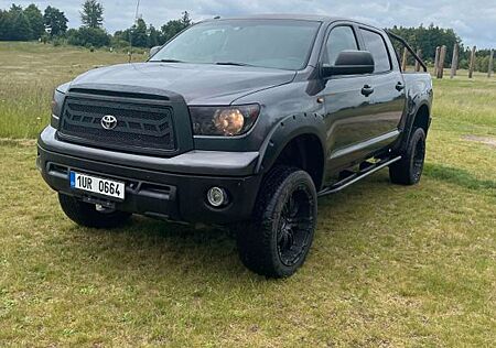 Toyota Tundra CREWMAX 4x4