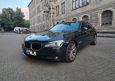 BMW 730d F01 * Top Zustand* Keyless*Standheizung*HUD