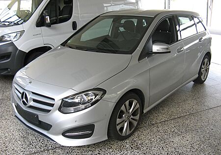Mercedes-Benz B 180 Urban Style Edition Automatik+Navi+Spiegel