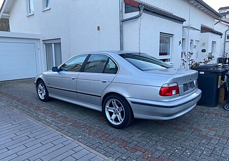 BMW 540i V8 Top Zustand!!!