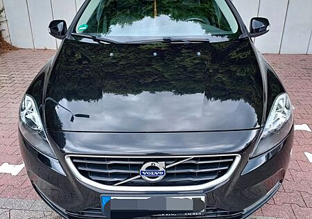 Volvo V40 D2 -