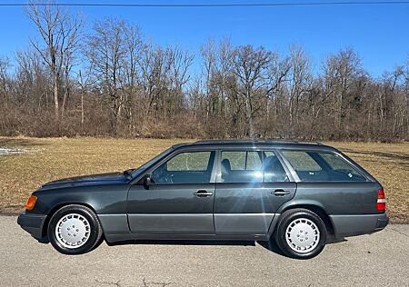 Mercedes-Benz E 300 TE-24 V