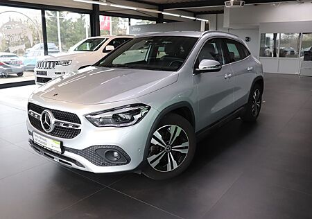 Mercedes-Benz GLA 200 d 4MATIC DCT*Standheizung*LED*NAVI*PDC
