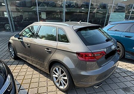 Audi A3 1.8 TFSI S tronic quat. Ambiente Sportb. ...