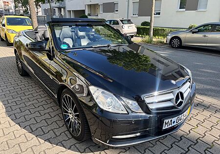 Mercedes-Benz E 200 Cabriolet CGI BlueEFF. AVANTGARD...