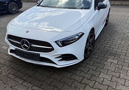 Mercedes-Benz A 220 4MATIC DCT - PANO AMBIENTE