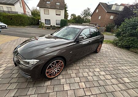 BMW 320i Modern Line, PDC, Kurvenlicht, HarmanKardon