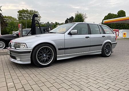 BMW 328i touring