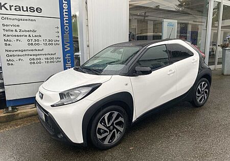 Toyota Aygo (X) 1.0 VVT-i Black & White