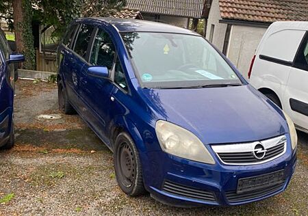 Opel Zafira 2.2 direct Edition