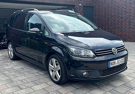 VW Touran Volkswagen 1.6 TDI MATCH MATCH AHK Xenon Panorama