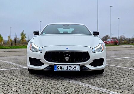 Maserati Quattroporte 3.8 V8 GTS CARBON Paket GranSport