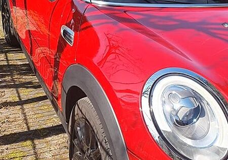 Mini Cooper - sportliches Kultfahrzeug in Bestform
