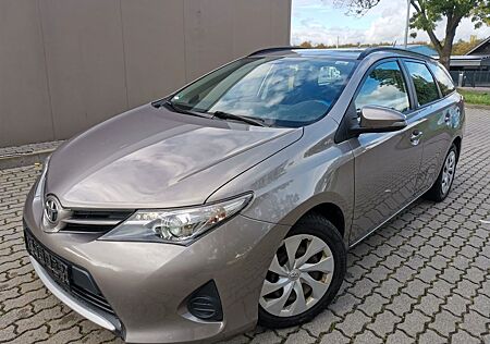 Toyota Auris Touring Sports Edition 1,4 D-4D - TOP !