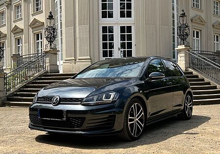 VW Golf Volkswagen 2.0 TDI BMT GTD Sport & Sound Dynaudio