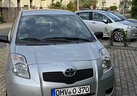 Toyota Yaris 1,3-l-VVT-i Executive Executive