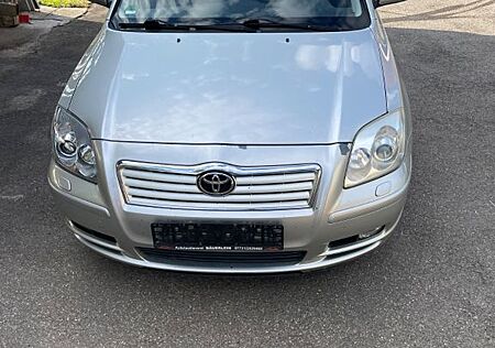 Toyota Avensis Combi Sol 2,2-l-D-CAT Sol