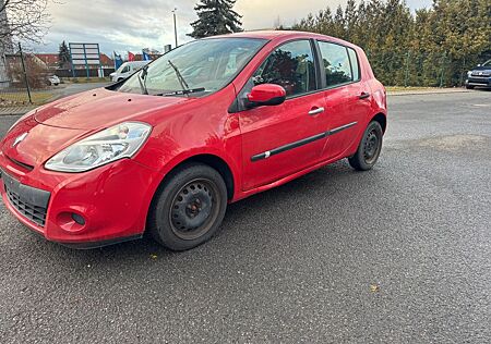 Renault Clio Night & Day 1.2 16V 75 Eco2