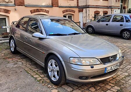 Opel Vectra 2.6 V6 1.HAND