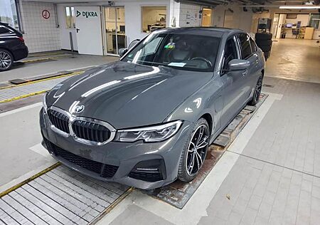 BMW 330e LIMOUSINE M SPORT/SHADOW/19Z./LASER/H&K/KAM