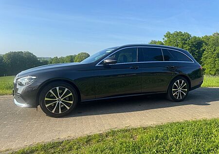 Mercedes-Benz E 300 e T Autom. -