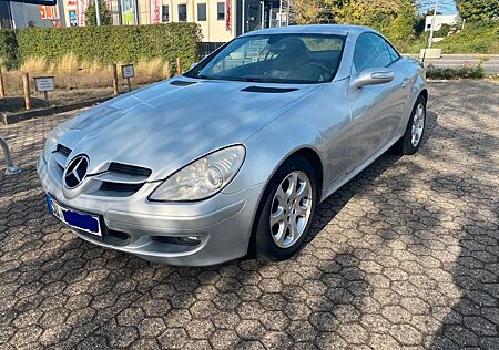 Mercedes-Benz SLK 200 KOMPRESSOR KLIMA NAVI SHZG LEDER