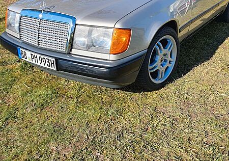 Mercedes-Benz 200