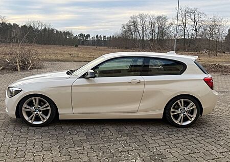 BMW 116i F21 -