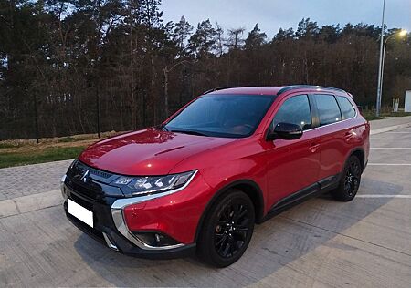 Mitsubishi Outlander 2.0 MIVEC Active+ 4WD CVT 7Sitzer