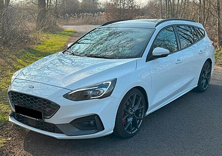 Ford Focus Turnier ST 2.3 Ecoboost - Panorama - AHK