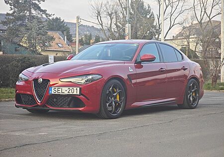 Alfa Romeo Giulia 2.9 V6 Bi-Turbo 375 kW AT8 Quadrifogl...