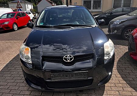 Toyota Auris Life