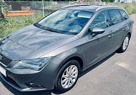 Seat Leon ST 1.6 TDI AHK/NAVI/LEDER/DSG/TEMPO/8FACH