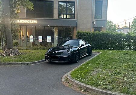 Porsche 991 Carrera 4 GTS Cabriolet