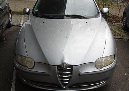 Alfa Romeo 147 Alfa ,1.6 T.Spark Distinctive,Tüv 5/2025