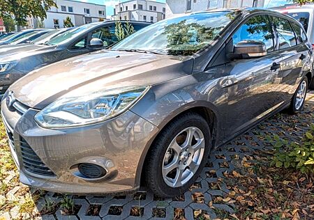 Ford Focus Turnier/Kombi Ambiente Aus 1.Hand! AHK