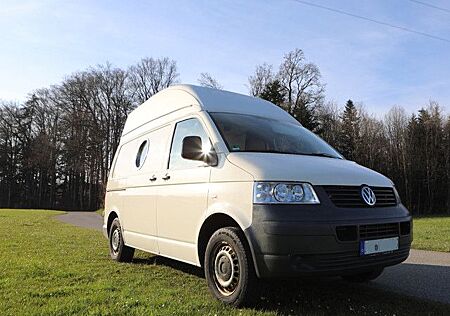 VW T5 Volkswagen Camper Bullaugen-Bulli sucht neue Abenteuer