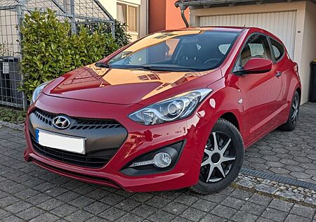 Hyundai i30 GD 1.4 Coupe *8-fach bereift*